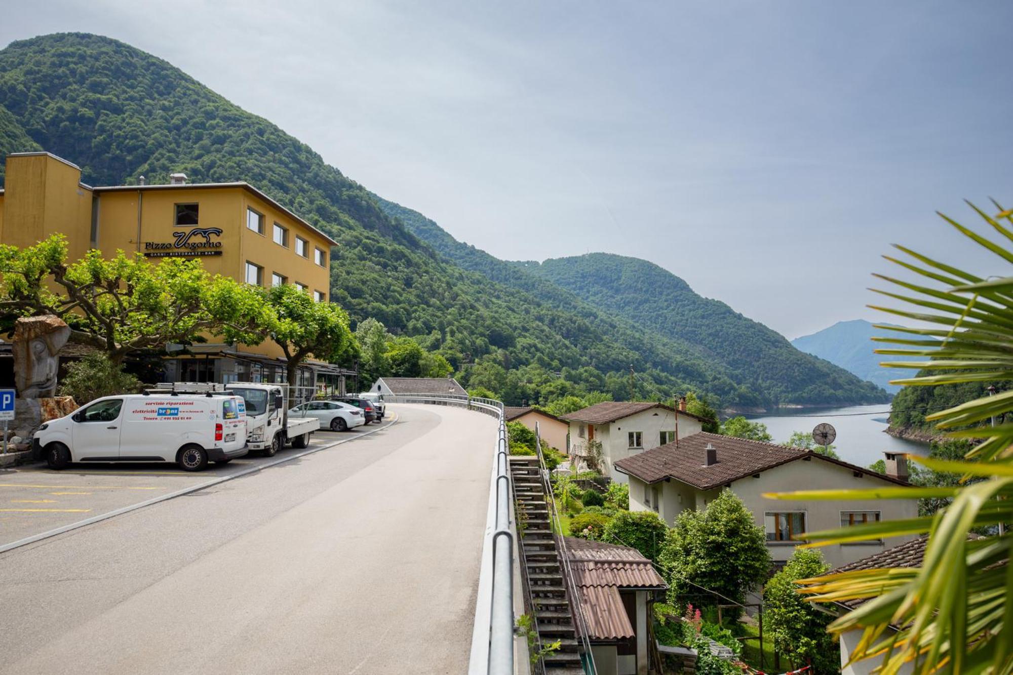 Hotel Pizzo Vogorno Esterno foto
