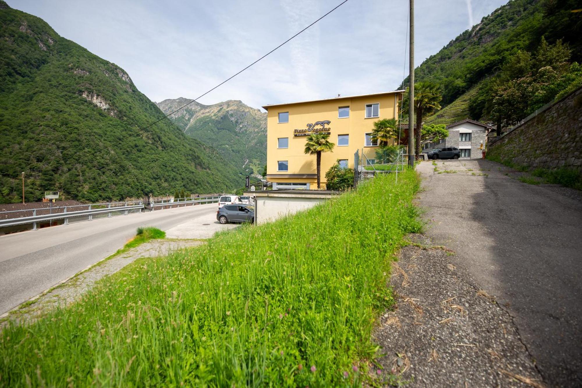 Hotel Pizzo Vogorno Esterno foto